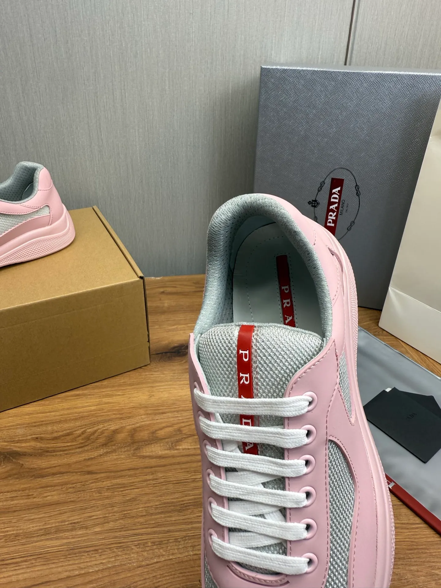 Men's shoes 640💰 [PRADA] Hot selling items🔥Must be recommended every day~~ Official website synchronized, 1:1 high quality shipments✔️ Imported cowhide fabric, rubber material + cowhide lining, original bottom, high-end airplane box packaging🎁 38-45 (38.45 custom-made, non-returnable)